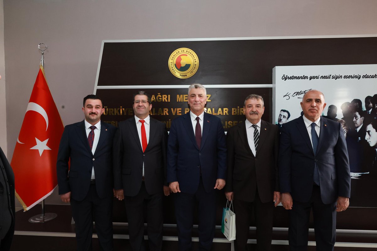 omerbolatTR's tweet photo. Ağrı’da eğitime ve gençlerimizin istikbaline değer katacak önemli bir adımı daha hep birlikte attık.

Milletvekilimiz Sayın Ruken Kilerci ve Türkiye Odalar ve Borsalar Birliği Başkanımız Sayın Rifat Hisarcıklıoğlu ile birlikte, TOBB Mesleki ve Teknik Lisesi’nin açılışını gerçekleştirdik.

Gençlerimizin çağın ihtiyaçlarına uygun bilgi ve becerilerle donatılması, üretim gücümüzün artması ve ülkemizin kalkınma yolculuğunun daha da hızlanması açısından mesleki ve teknik eğitimin taşıdığı kıymetin farkındayız. Bu anlayışla hayata geçirilen bu güzide eğitim yuvasının, Ağrı’da evlatlarımıza yeni ufuklar açacağına yürekten inanıyoruz.

#TürkiyeYüzyılı’nda eğitime yapılan her yatırımın, aslında geleceğimize yapılan en güçlü yatırım olduğuna inanıyoruz.

Bu kıymetli eserin şehrimize kazandırılmasında emeği geçen herkese teşekkür ediyor, okulumuzun Ağrı’mıza ve ülkemize hayırlı olmasını niyaz ediyorum.