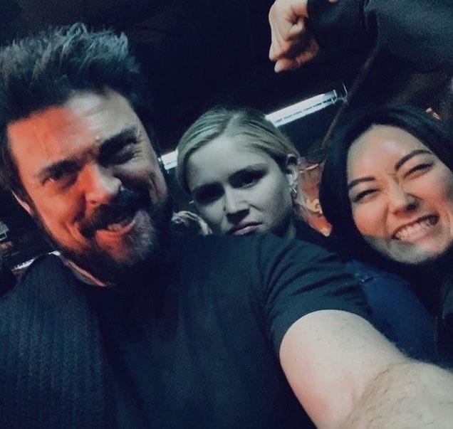 O fato do Karl sempre ser a terceira integrante do grupo de meninas