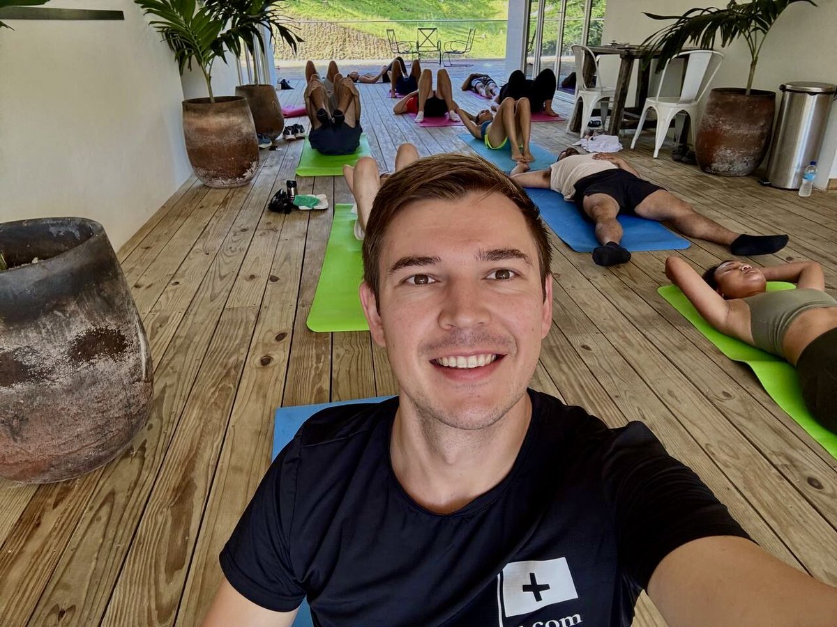Ivan 🧳 tweet media