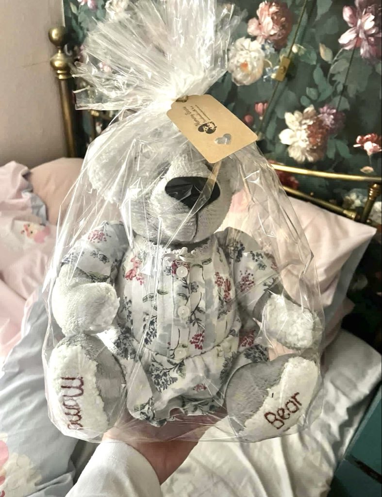 thememorybears's tweet photo. Reposted from our Facebook reviews, thank you Kelly for your lovely words xx:

“It’s finally arrived! I had this bear made for Clare out of my mum’s blanket and nightgown. It’s lovely and I hope it will make her feel better ❤️‍🩹”
Kelly Downes

#memorybears https://t.co/erTMIHEeoD