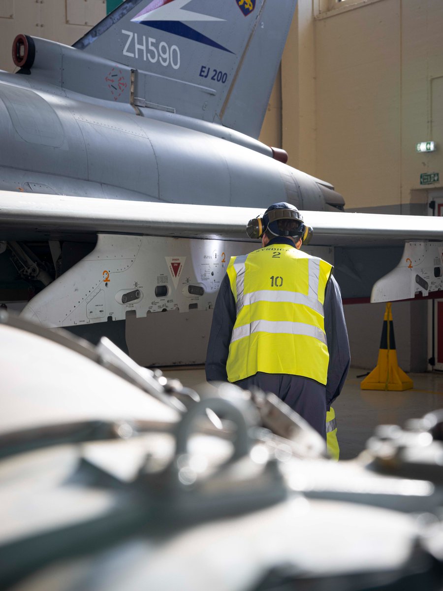 RAF_Cosford's tweet image. During flight line operations at the end of training at Cosford, trainees have the opportunity to work on Development Aircraft 04, a Typhoon prototype, gaining valuable hands‑on experience in an operational environment.

#cosford26 #RAF #Apprenticeships #engineering #technicians