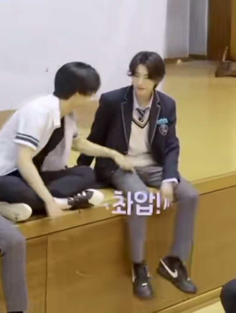 naz || jaypril 💫 tweet media