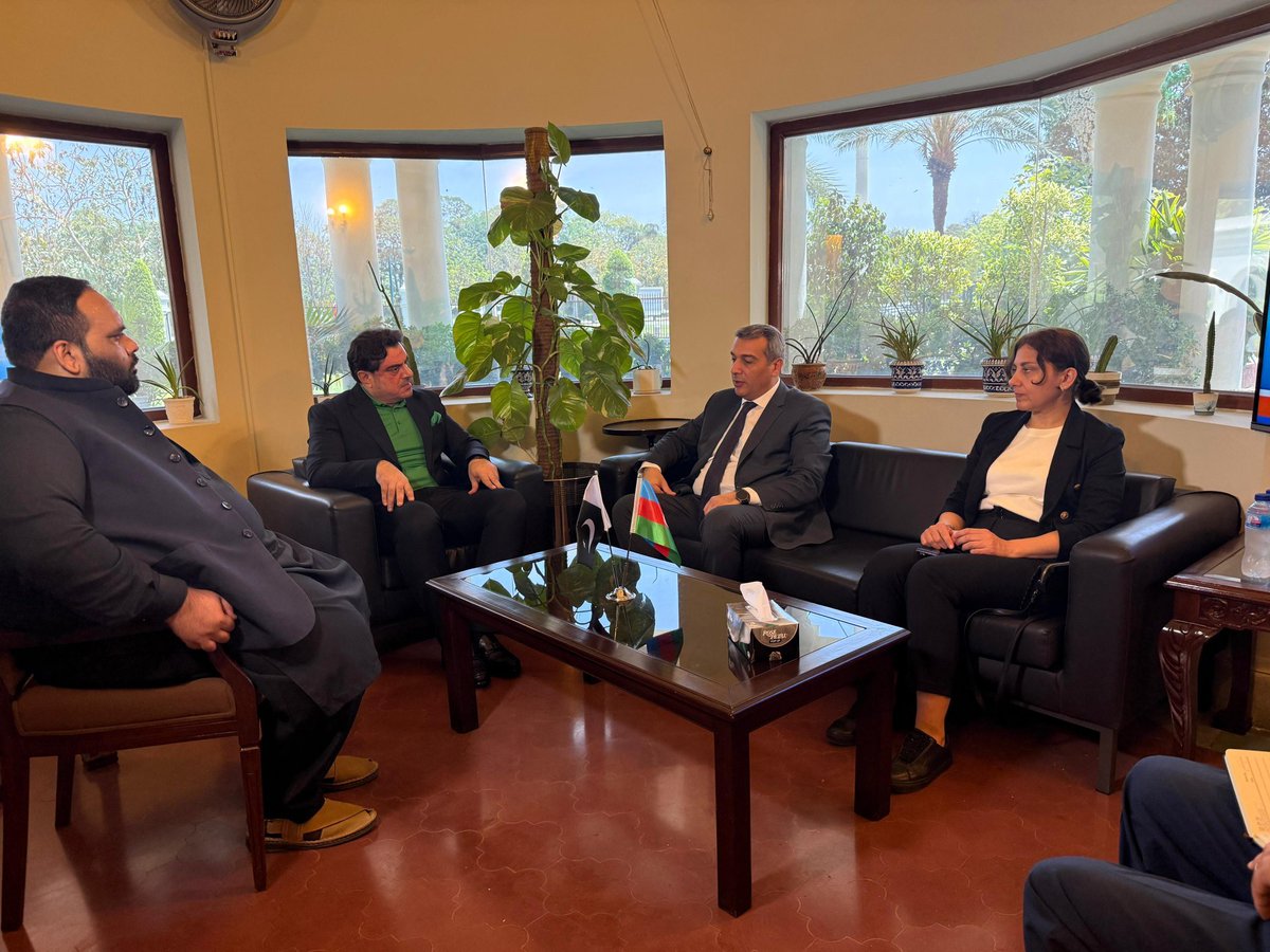 IamAbrarRana's tweet image. H.E. Mr. Khazar Farhadov (@k_farhadov), Ambassador of 🇦🇿 to 🇵🇰, met with Mr. Bilal Yasin, Provincial Minister for Housing, Urban Development &amp;amp; Public Health Engineering, Punjab. Discussions focused on joint efforts and planned activities ahead of #WUF13 to be held in #Baku in May