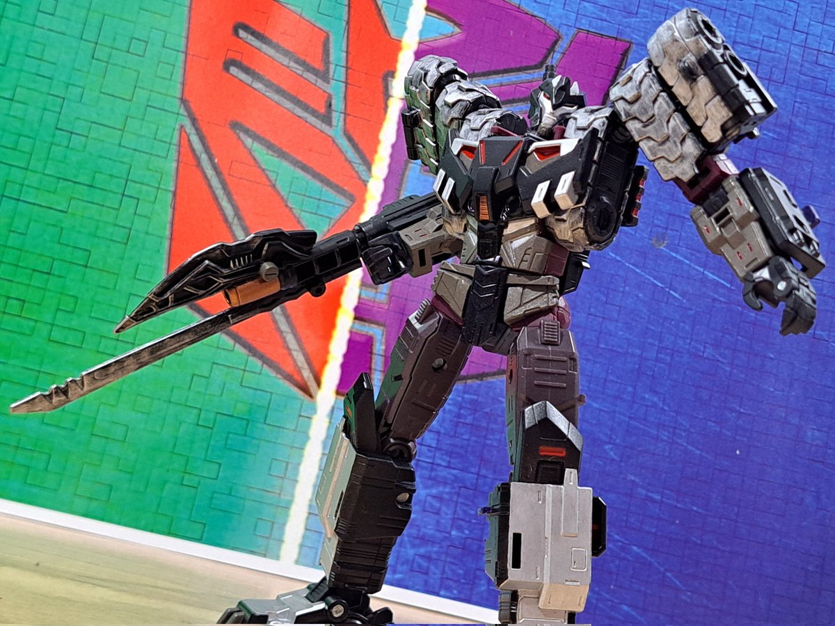 14thPrimeCustom's tweet image. This is a take on ROTF Shadow Command Megatron and the beginning of a new subline of mine centered around ROTF and, more specifically, the NEST subline. I'll be adding to this line again soon, but for now, here's a few more pics!
#transformers #Megatron #maccadam