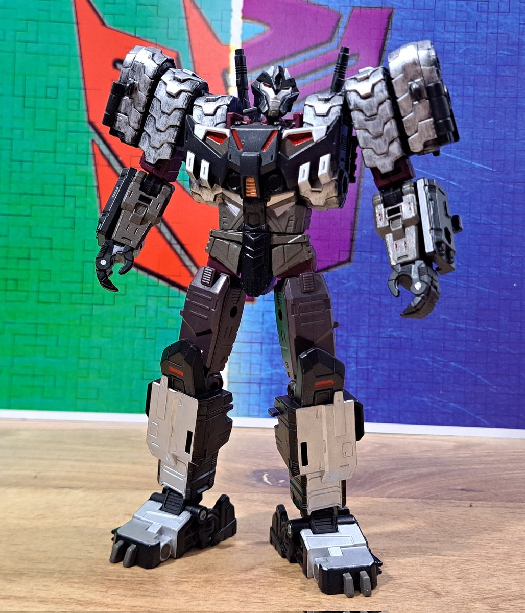 14thPrimeCustom's tweet image. This is a take on ROTF Shadow Command Megatron and the beginning of a new subline of mine centered around ROTF and, more specifically, the NEST subline. I'll be adding to this line again soon, but for now, here's a few more pics!
#transformers #Megatron #maccadam