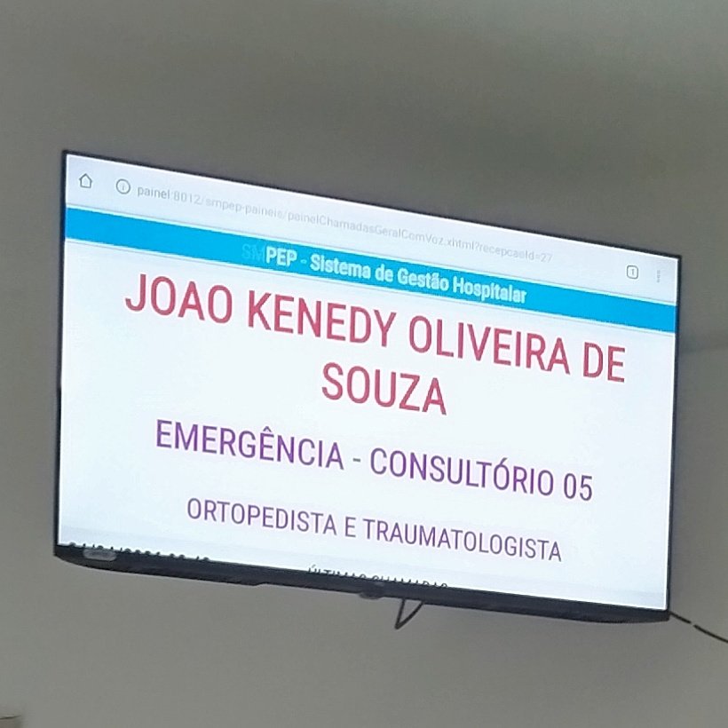 apenas no brasil você está no hospital e do nada escuta um “joão kenedy”. até aqui esse homem me persegue.