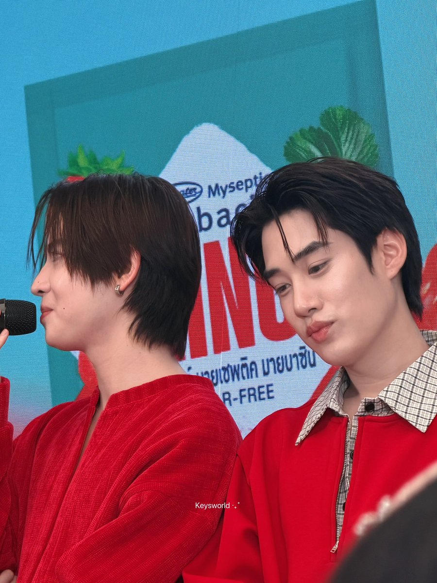 หมูหัน หมูกรอบ หมูเด้ง หมูหวาน 🐽🐽

#MybacinZincXTleFirstone 
#TleFirstone #เติ้ลเฟิร์สวัน