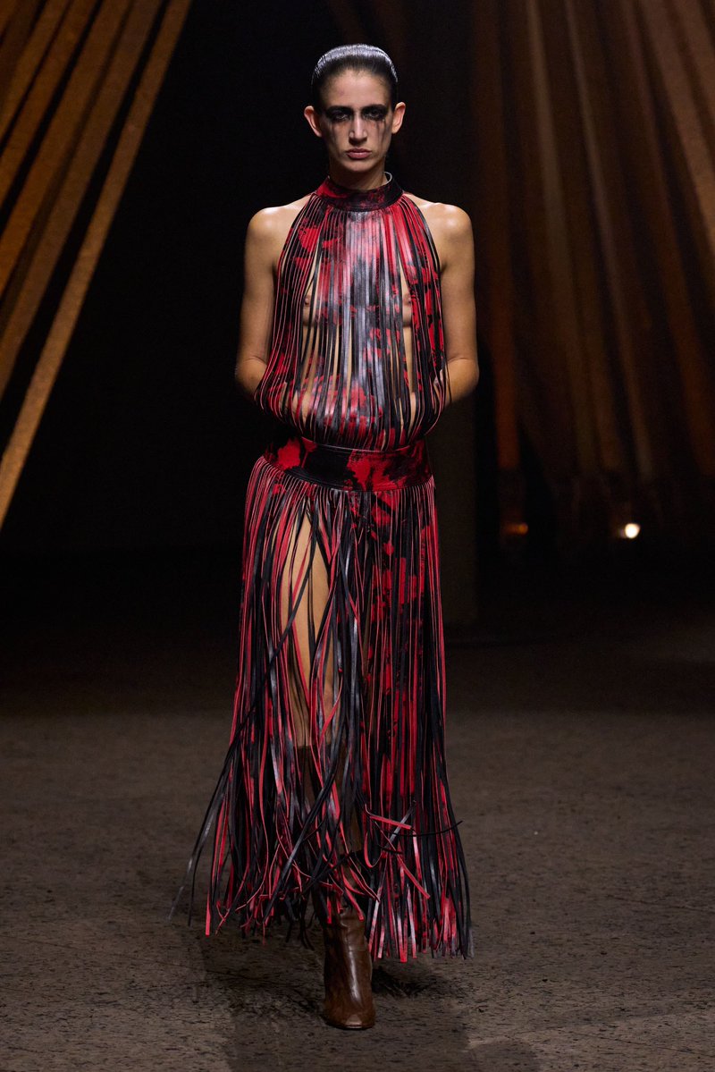 Model Adowa Aboah in McQueen SS26 for Re-Edition Magazine SS26 Issue!🔥

Photographed by Zhong Lin. 
Creative Direction and Style by Jahleel Weaver.