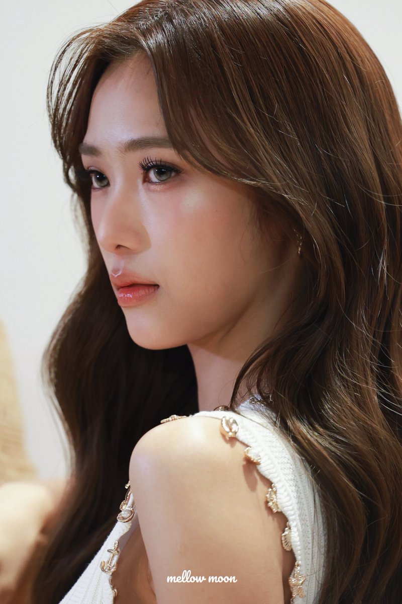 𝒎𝒆𝒍𝒍𝒐𝒘 𝒎𝒐𝒐𝒏🌕 tweet media