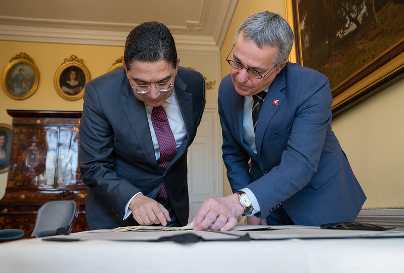 ignaziocassis's tweet image. Avec mon homologue marocain Nasser Bourita, nous avons franchi une nouvelle étape dans notre partenariat stratégique 🇨🇭🇲🇦

Deux priorités:
🔹 #SaharaOccidental : la #Suisse soutient le rôle central de l’#ONU et considère une veritable autonomie sous souveraineté marocaine comme