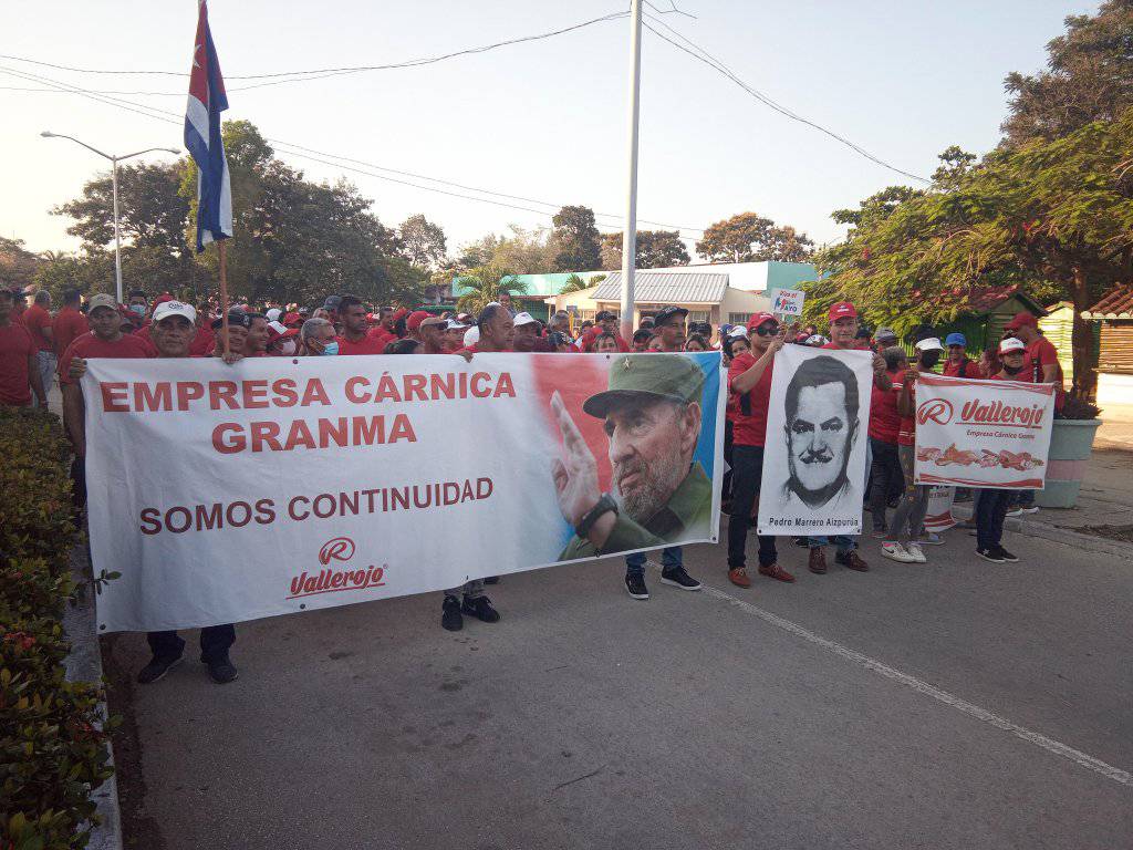 DBayamo724's tweet photo. ¡No faltes! Juntos, haremos historia en esta jornada de lucha y  celebración. La cita es el 1 de mayo, ¡Trae tu  bandera, tu energía y tu compromiso!
#VallerojoVaXMás
#100AñosConFidel https://t.co/28qfQZ5EZT