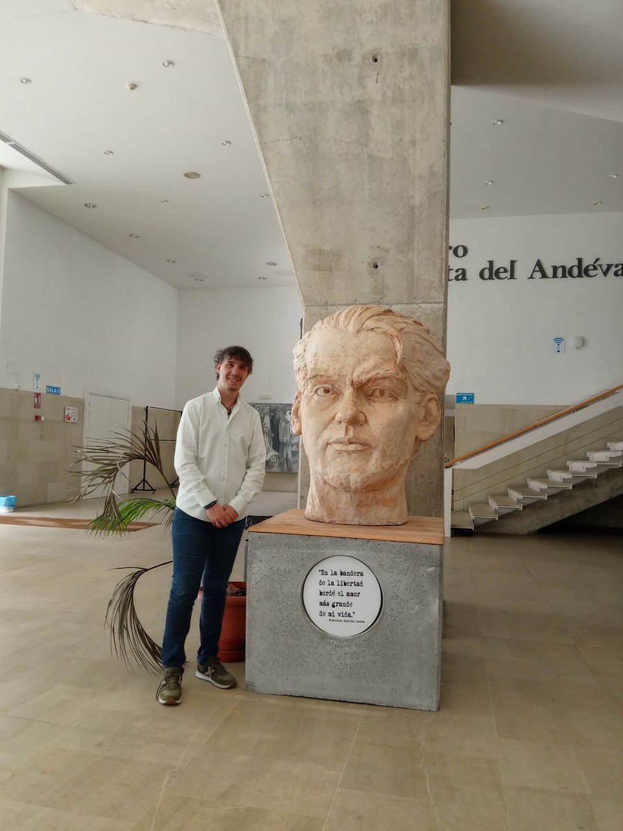 elatipicoficial's tweet image. Teatro Puerta del #Andévalo - #ValverdeDelCamino #Huelva

Federico García Lorca

«En la bandera
de la #libertad
bordé el #amor
más grande
de mi vida»
                 instagram.com/p/DXg9KSViHYa/…