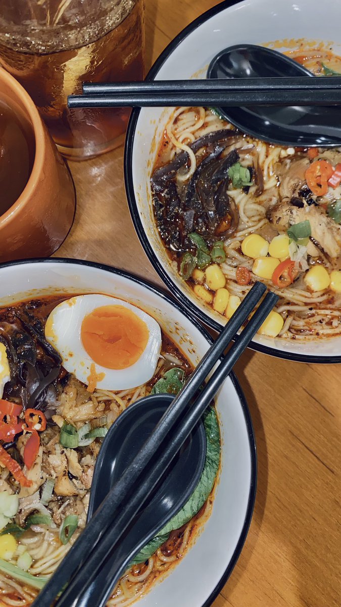 bil mengaku #NYONMANIA tweet media