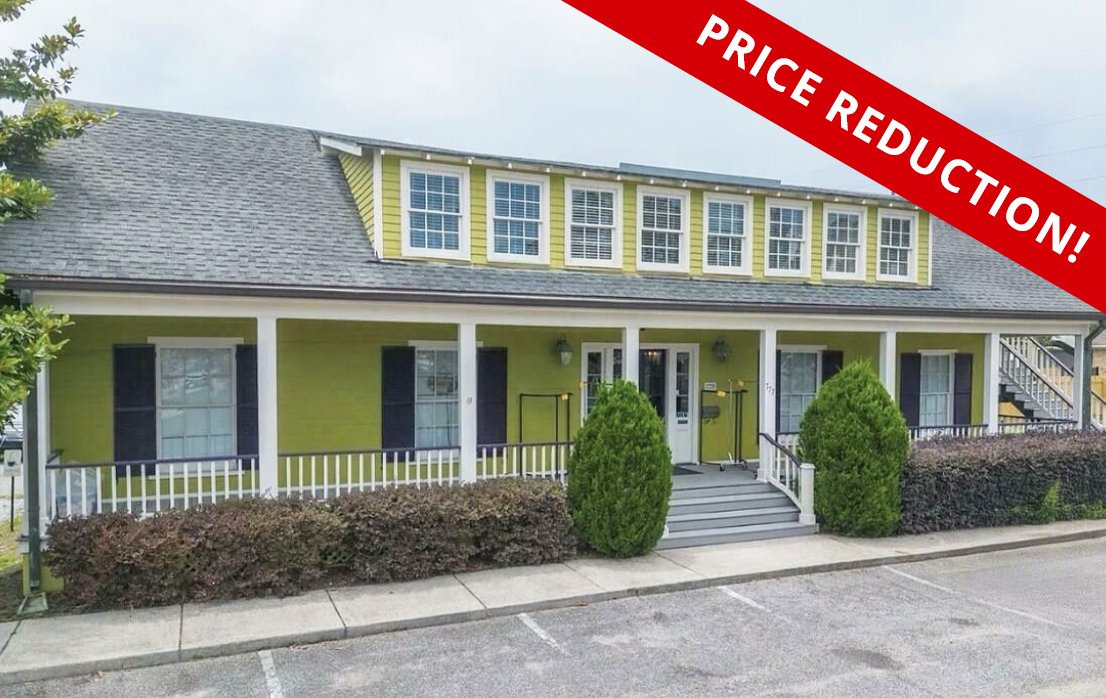SoutheastCREMS's tweet image. SEC | 228.276.2700

PRICE REDUCTION! #OFFICE NEAR COWAN LORRAINE RD

This commercial property has an excellent location, curb appeal, and income-generating potential, with room for growth. #cre

Brochure: buildout.com/sharing/160304…

Listing Agent: Victoria Salloum | 228.224.4777