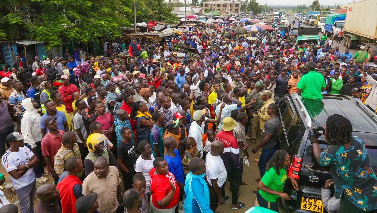 UGMParty's tweet photo. 📍 Awasi 🔥🔥 
Genuine. Organic Crowds.

Erokamano!

Maraga Oromo!

@dkmaraga 

#UGMParty #UkatibaCaravan #Kumekucha https://t.co/ehulht5hCw