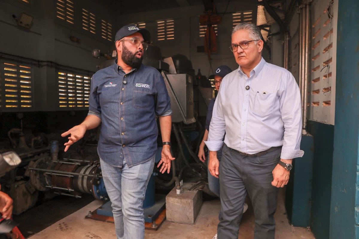 SojiDegracia's tweet photo. Director designado del IDAAN verifica las mejoras realizadas a la red de distribución de agua en Azuero*
El director designado del Instituto de Acueductos y Alcantarillados Nacionales (IDAAN), Antonio Tercero, visitó este jueves las tomas de agua de las plantas potabilizadoras. https://t.co/zXwTmlzFep