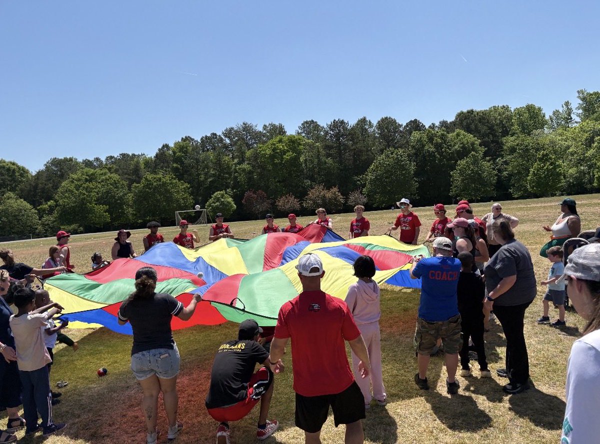WestCabBaseball's tweet photo. West Cabarrus Baseball volunteering for Weddington Hills field day - Day 1 @westcabboosters @westcabsports @WHE_Whiskers https://t.co/yzA3Dd5ATu