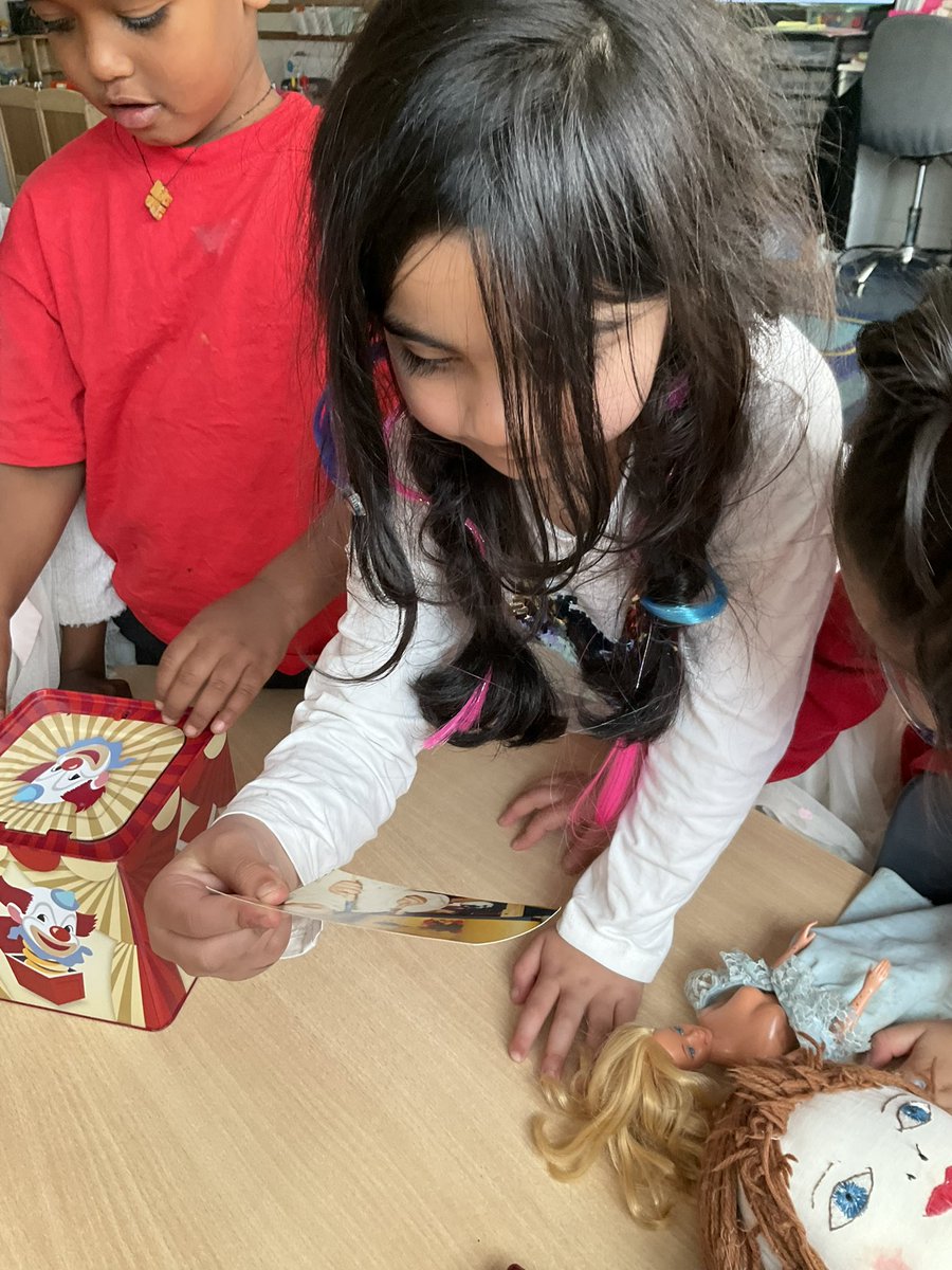 AbbeyPrimary's tweet image. The children looked at photos of the parents when they were younger and the toys they played with. The teachers brought in some of the toys they played and photos. The children then played with them. #utw #history #rec
