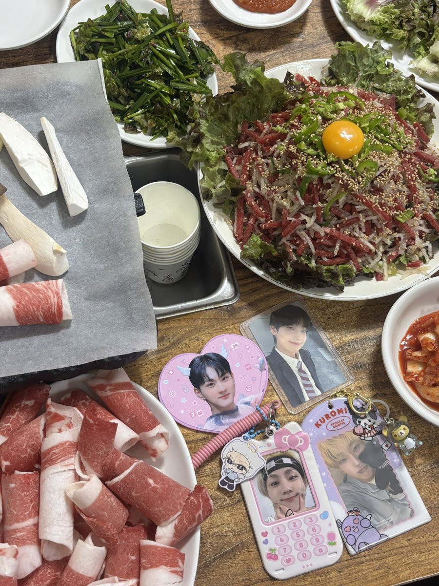 다다 tweet media