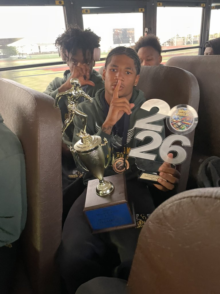 JamarcusHooper's tweet photo. Track And Field District Champs - 3X 
MVP Of Field Events! #AGTG @CoachCadeUL @CoachSFarmer @CoachPeeps19 @8bizzle32 @GO_Giants_FB 

Triple Jump - 🥇
Long Jump - 🥉
4 x 2 - 🥈
4 x 1 - 🥉 https://t.co/J9gIqNLHMA