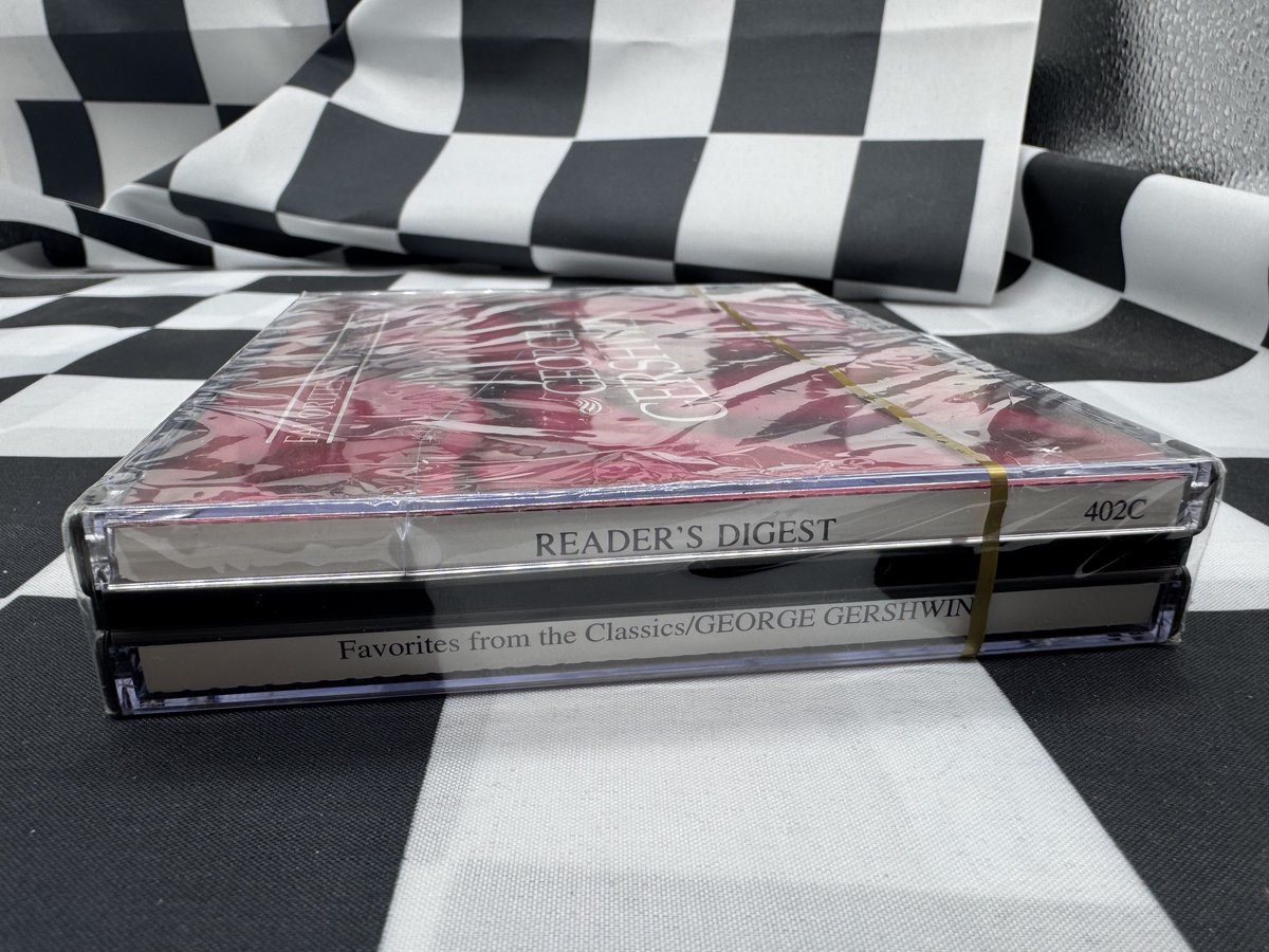 WilliamJGraham's tweet image. Check out Reader’s Digest Favorites From The Classics George Gershwin (CD ,1993, 2 Discs) ebay.us/m/CCs0yh #eBay via @eBay 
The product is a 2-disc CD set titled "Reader's Digest Favorites From The Classics George Gershwin," released in 1993. Featuring the music of