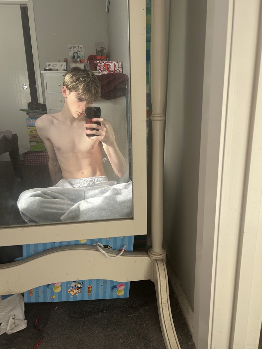 TwinkSean24's tweet image. Who wants a twink bf 😩
#rt