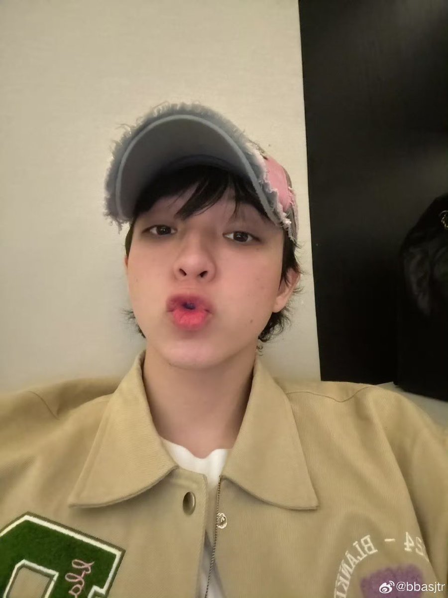 หมั่นโถวโอ้โฮเฮะft.บาส 🏀🧡💜 6CODE tweet media