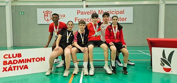 Los deportistas del C.B Xàtiva consiguen 8 medallas en el C.Autonómico Sub-17 

buff.ly/HdtC1QC 

#TeamCBXtv #Badminton #Xativa #deporte #Xàtiva #ActivaXàtiva #team #iambadminton #motivation #readytowin #TeamXativa