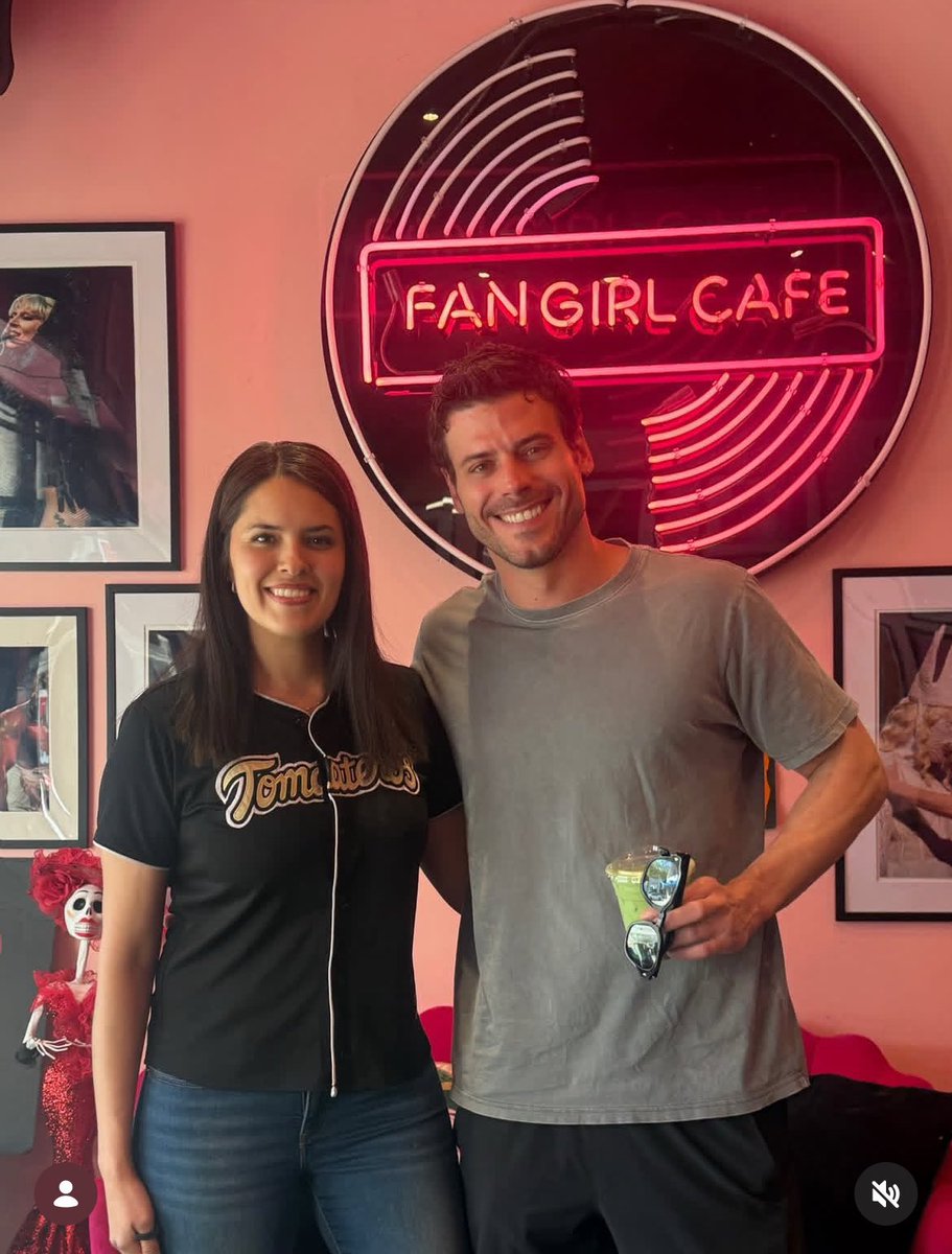 liz ✮⋆˙ tweet media