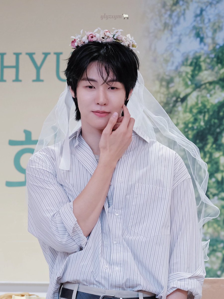 #이승협 #NFlying #엔플라잉 #李承協 #LeeSeungHyub 

260424 포토북 팬싸

👸