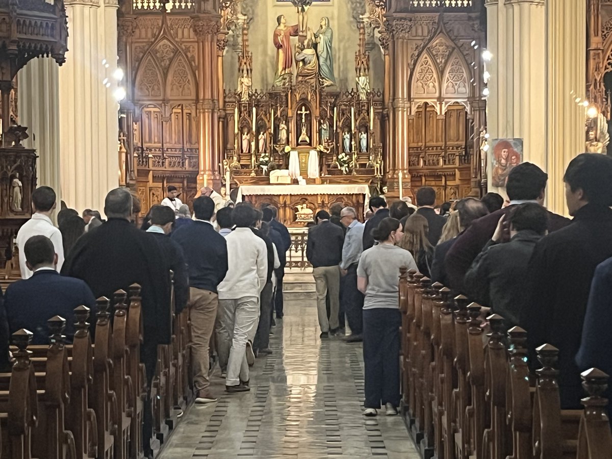 SIHSCleveland's tweet image. Earlier this week, in celebration of Languages Week, Saint Ignatius Latin students attended a Latin Mass at St. Stephen Church. #AMDG
