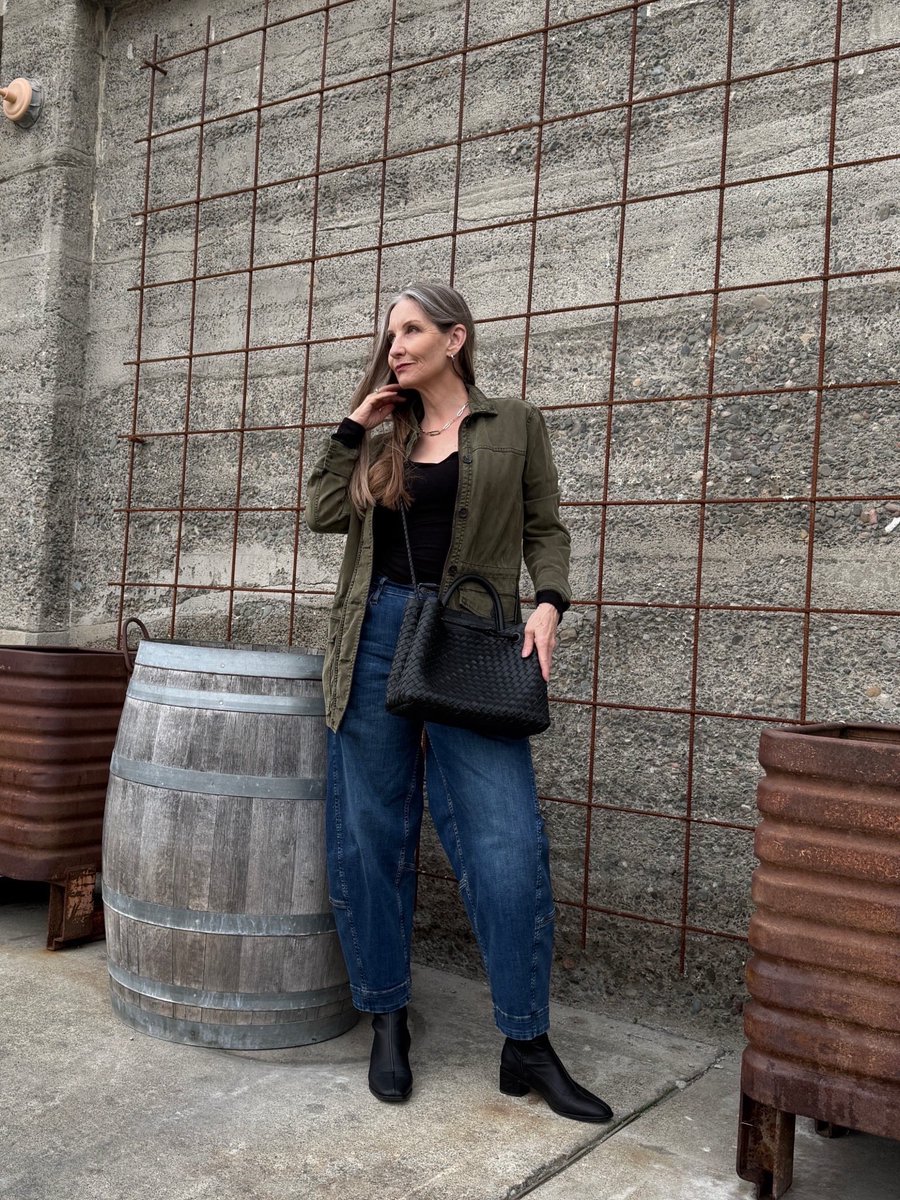 FashShouldBFun's tweet image. Shop this look: liketk.it/67kbS
#styleover50 #urbanchic #streetstyleover50