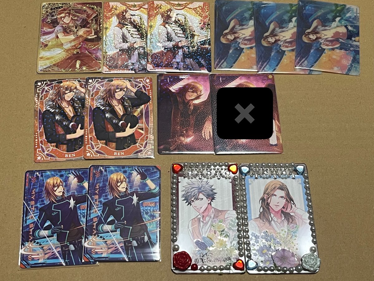 なしこ tweet media