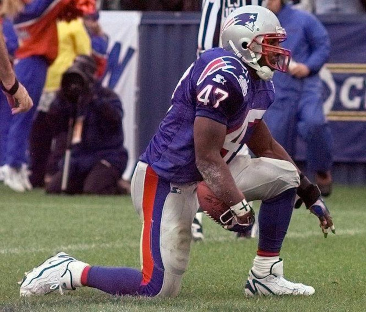 BridgingFoxboro's tweet image. "Bring back these 90's UNIFORMS!" 
#ForeverNE
#NEPats