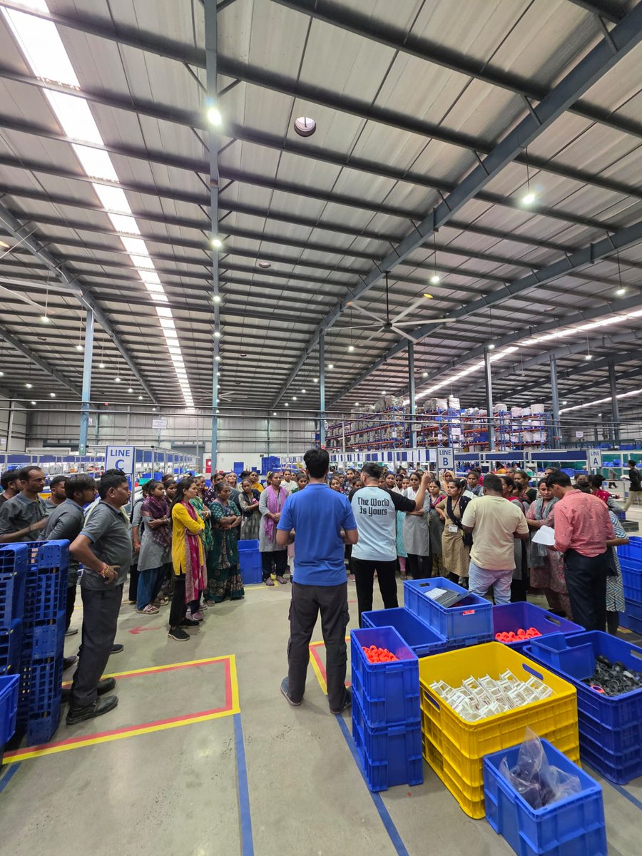 kassesopia's tweet photo. had a full blown meeting with over 50+ line workers to assist them in understanding the best practices for data recording.

there are tons of challenges when you want really good quality data on the ground. https://t.co/pO8OEpRZOY
