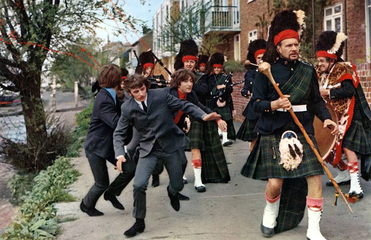 Beatlesfab40's tweet image. OTD 24APR1965 The #Beatles filmed the scene for their movie #Help!, in which they were pursued by some bagpipe players and took refuge in a pub. This was filmed outside the City Barge pub at 27 Strand-on-the Green, Chiswick, London. (Picture 3 is the pub today). #TheBeatles