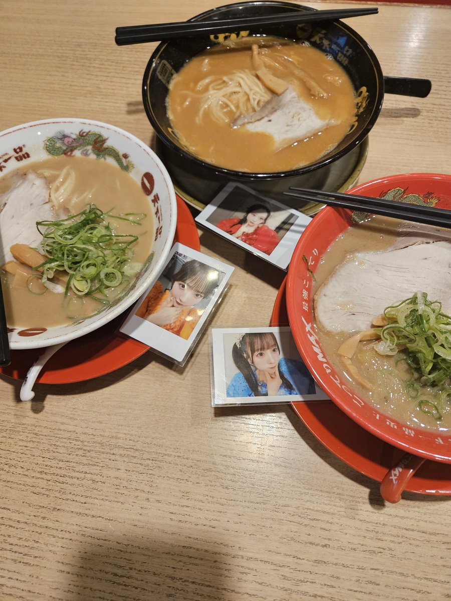 E7eRFs0VSK41039's tweet photo. 初のチェキ飯
こってりMAXは破壊力抜群だった笑
みゆちゃんと一緒にご飯食べてる感じですっごく美味しく感じた！
 #梅田みゆ #うめ組日記 https://t.co/v2MygG9CUD