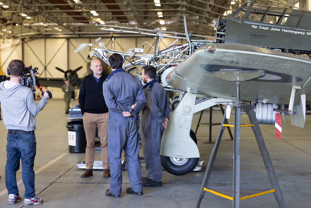 RAFBBMF's tweet image. This week we spent a day filming with @almurray and the production team from @ww2headquarters. 

We can’t wait for you to see the episodes later this year! 

📸 RAF Coningsby Photo Section

#Filming #WW2HQ #AlMurray #bbmf #Engineering