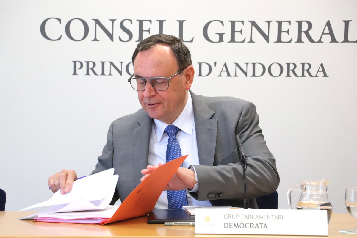 Democrates_and's tweet photo. 🆕Hem entrat a tràmit la Proposició de llei del Registre de la Propietat!

🔸Un compromís polític, molts beneficis per al país

✔️Serà per finques, digital, aportarà seguretat jurídica i ordenarà el parc immobiliari

🔗Nota de premsa https://t.co/F1Yc43DJ82 https://t.co/3kpjJE61oI
