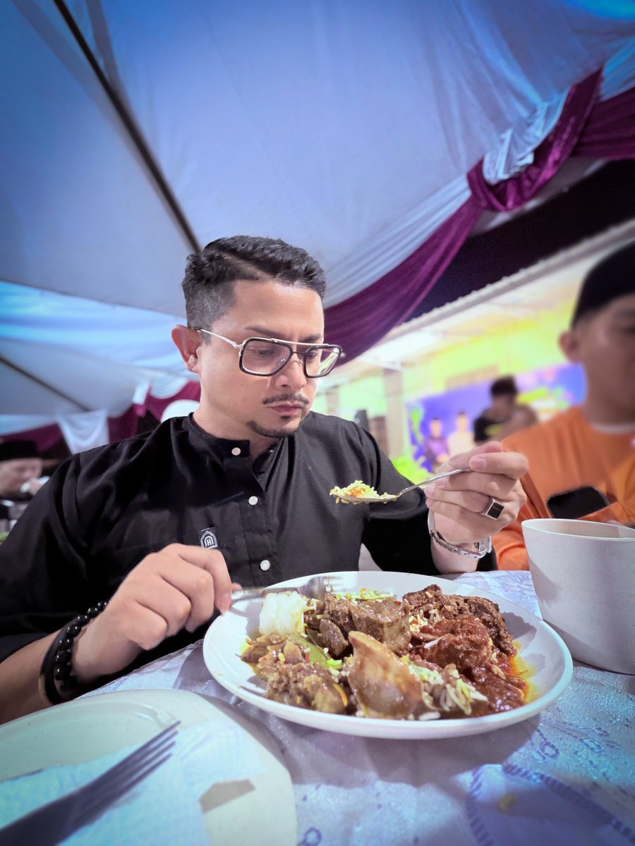 syed_faisal13's tweet image. … raya lagi? 
#eidmubarak #raya