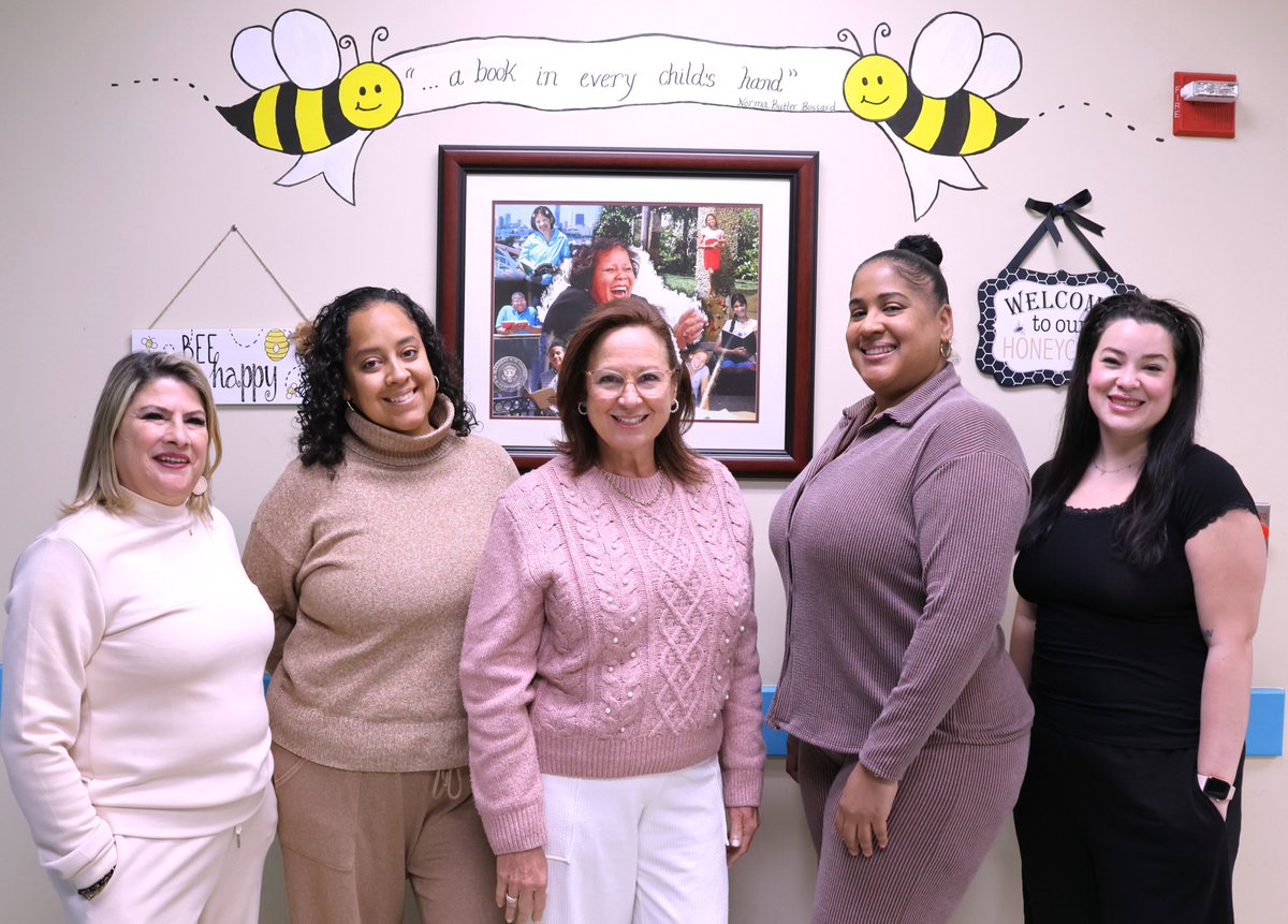 NBB_Elementary's tweet photo. A special shout out to all our Administrative Professionals who we celebrated this week. Thank you for all you do, you are our heroes! 💛💙 #yourbestchoicemdcps #yourbestchoiceNBB #wineveryday @mdcpssouth @mdcps @SuptDotres. https://t.co/0S2iBPyGjT