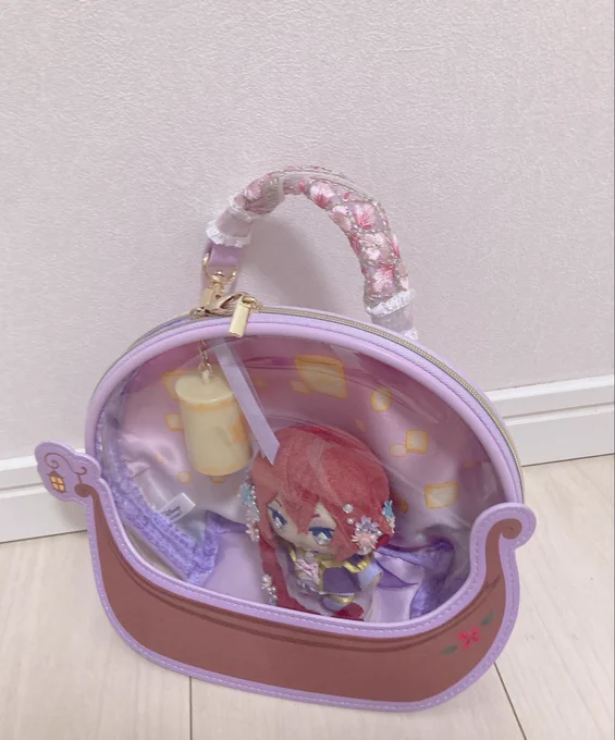 りどぬのおうちの持ち手に可愛いカバーつけたよ手汗で変色したらいやなので 最近布いじりが楽しい