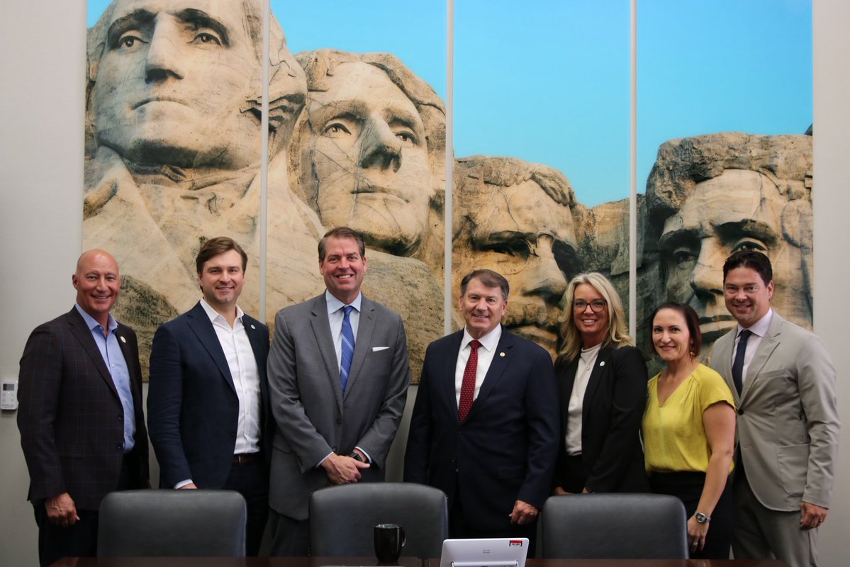 Senator Mike Rounds tweet media