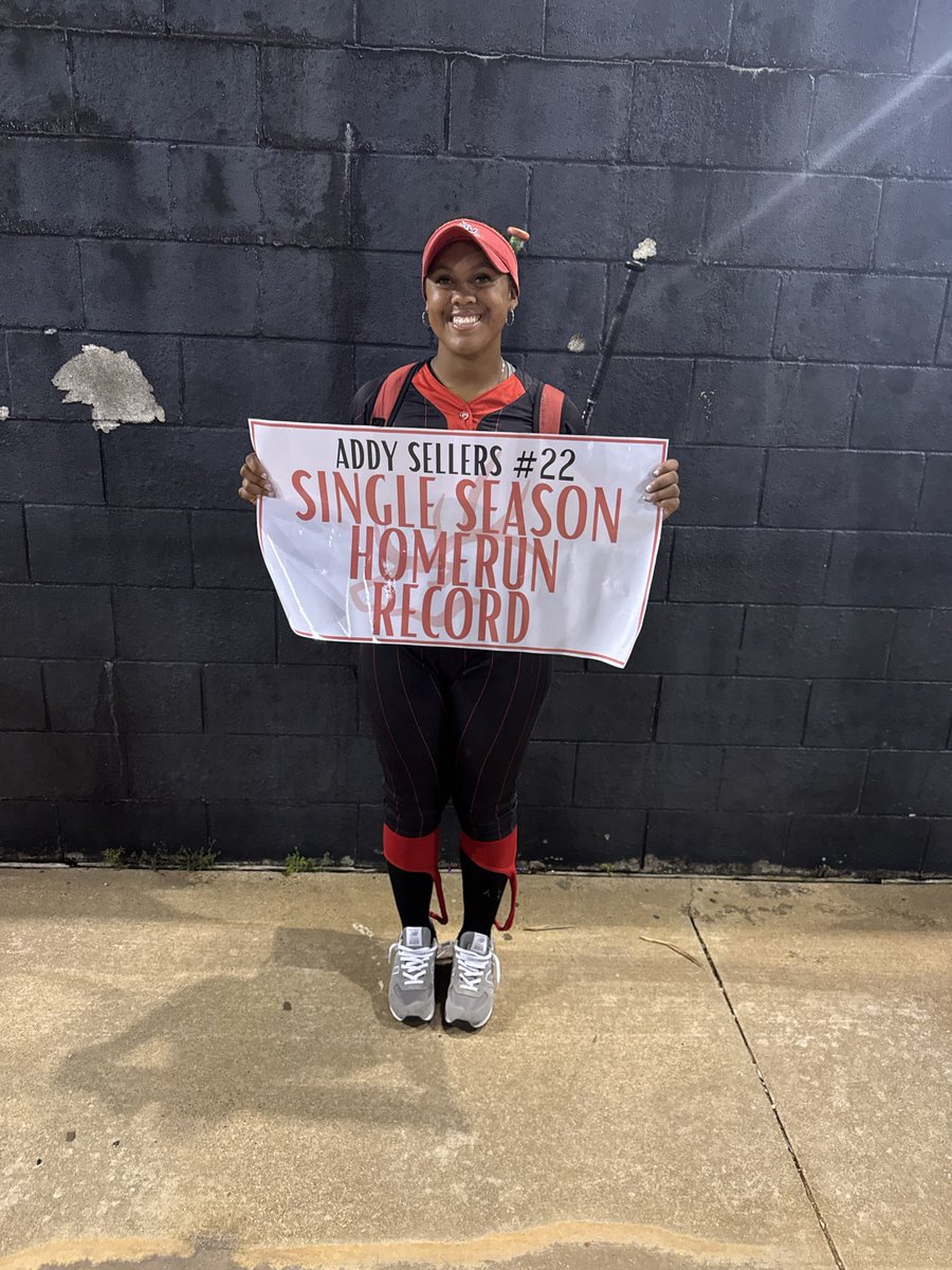 BhsElkSoftball's tweet photo. SELLERS SPECIAL!👏🏼👏🏼👏🏼👏🏼👏🏼

Records on records on records. 🔥

Addy Sellers keeps stacking history — breaking the single season home run record with 17 💣 and now setting a new mark for career walks with 45. https://t.co/dvTH8zCaIl