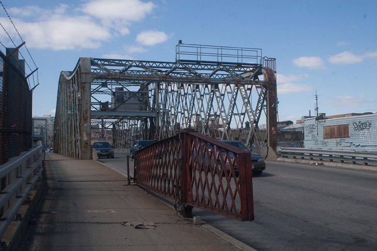 NJTPA's tweet image. 🌉 MONDAY 🌉 A virtual public meeting will be held for the Local Preliminary Engineering Phase of the replacement of the Clay Street Bridge, which spans the #PassaicRiver between #Newark and #EastNewark. DETAILS: claystbridge.com/online-pic-202…
#essexcounty #hudsoncounty