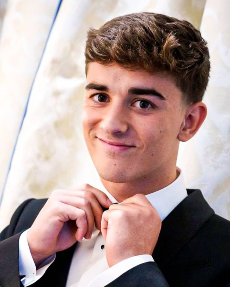 Stats Globe tweet media