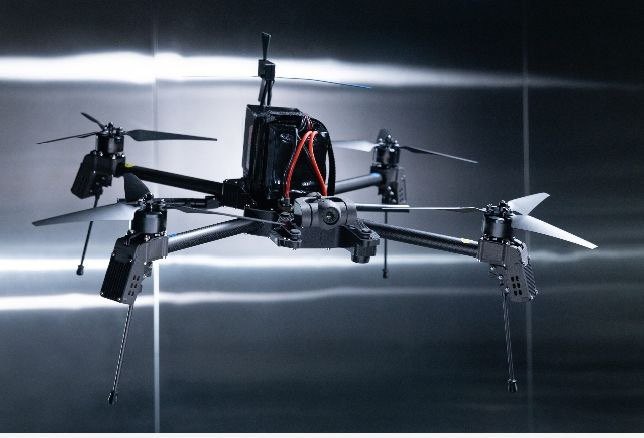 Drone_Wars_'s tweet image. Ukraine’s Frontline Robotics has unveiled the “Zoom 3.0” reconnaissance drone, designed for operation in heavy electronic warfare environments with enhanced navigation and stability systems. #Ukraine #UAV #Recon #DroneWar #EW