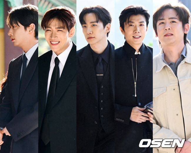 kencanabilader's tweet image. 6sını bi arada görmemiz için birini evermemiz gerekiyomuş sjhdaidjks özlendiniz 2pm