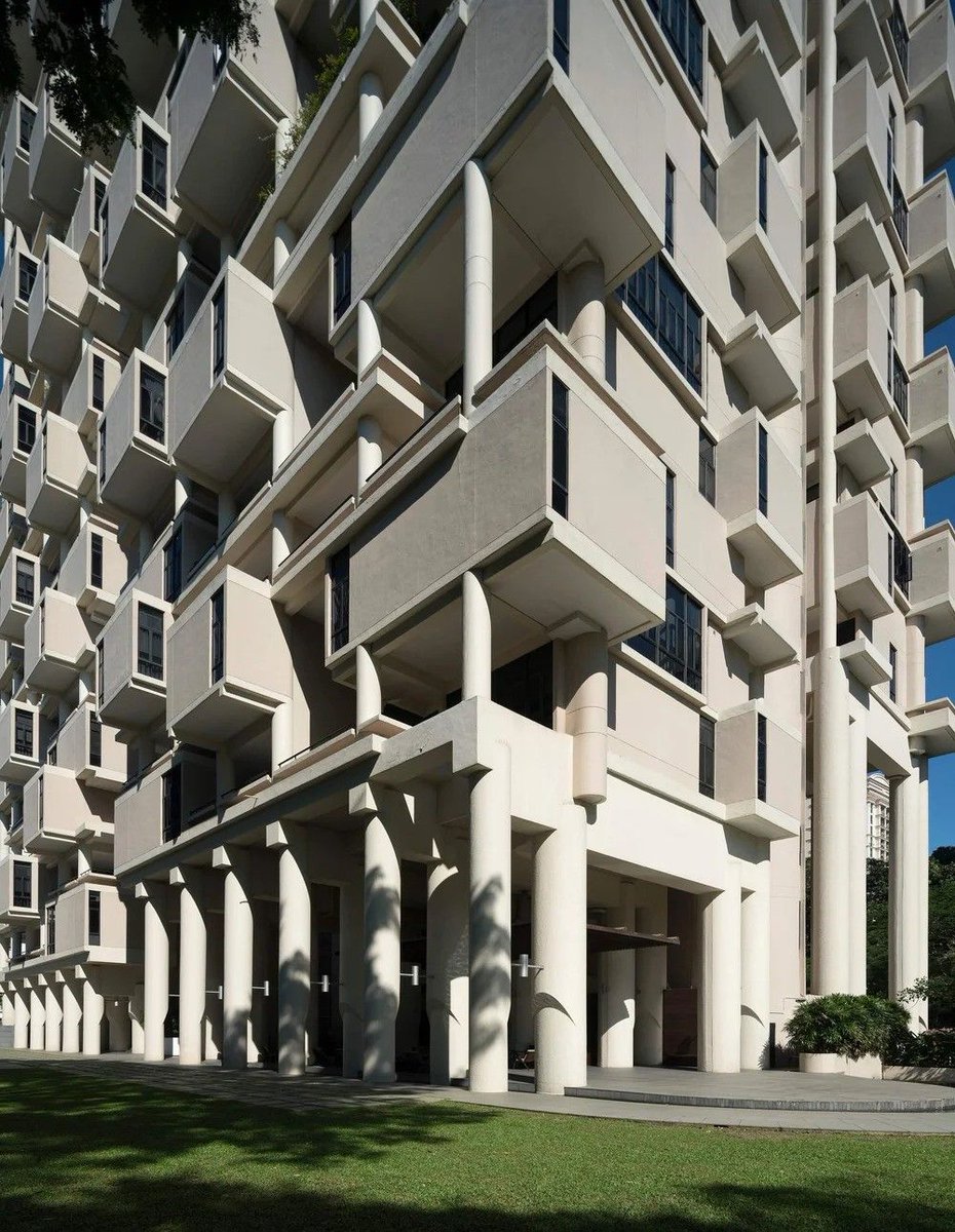 archinerds's tweet image. The Colonnade, Paul Rudolph, Singapore, Singapore, 1980, photo Darren Soh.

Follow archinerds for your daily dose of architecture
#archinerds #architecture #paulrudolph #singapore #luxuryrealestate