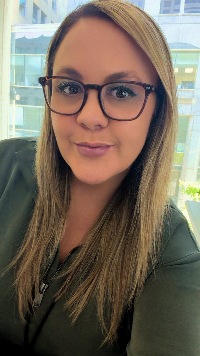 KittyTigerMeow's tweet image. Happy FriYAY 🤓
#FridayVibes